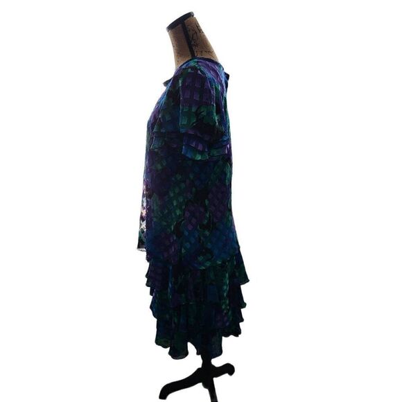 Lori Max Dress - Picture 5 of 14